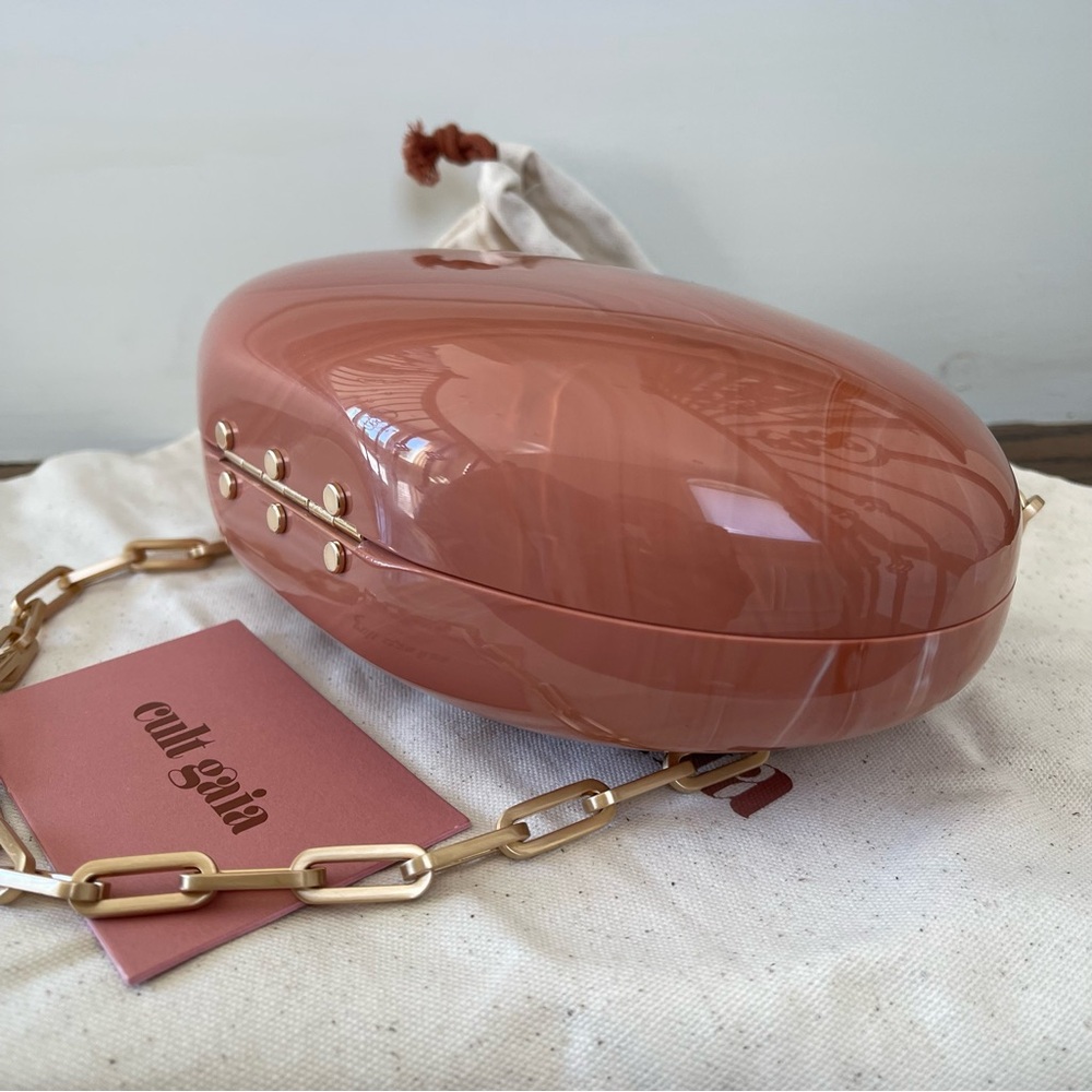 Cult Gaia Eviana Clutch with Gold Chain - Picture 4 of 9